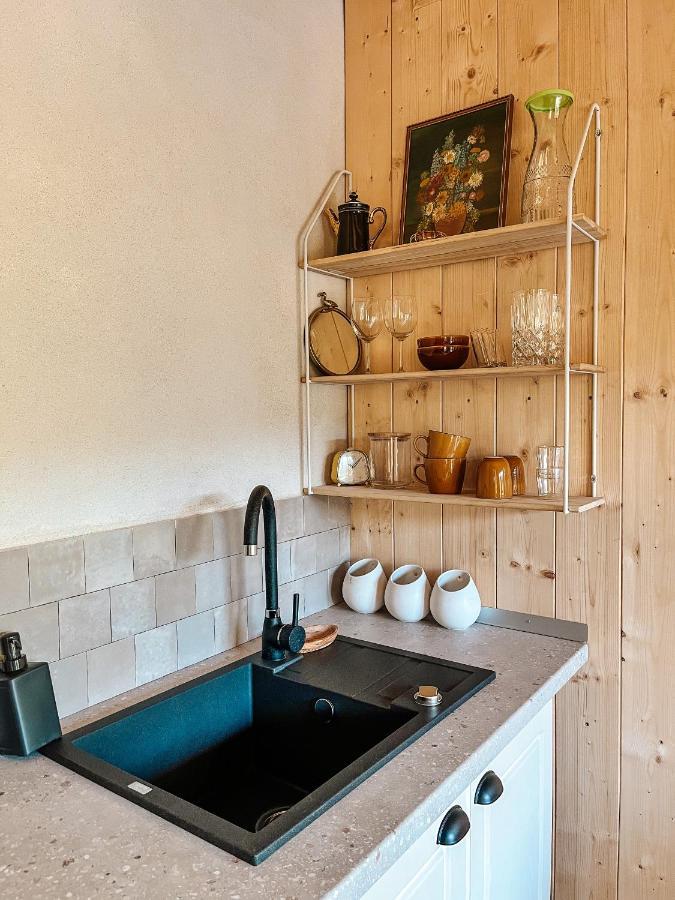 Elysian Fields - The Island Tiny House Bed & Breakfast Sadu Luaran gambar