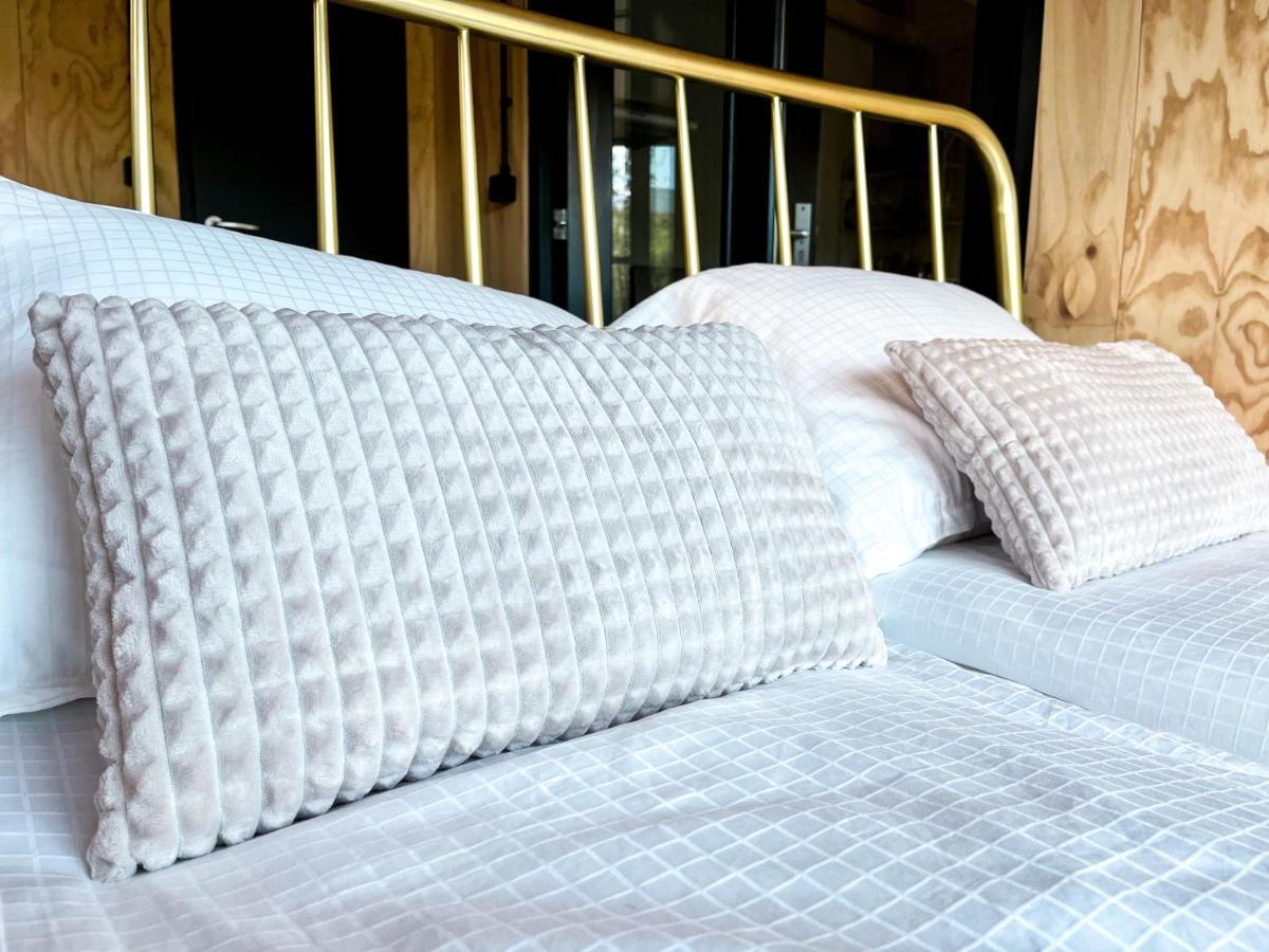 Elysian Fields - The Island Tiny House Bed & Breakfast Sadu Luaran gambar